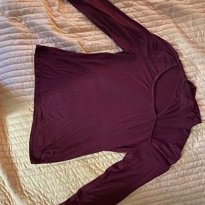 Long sleeve shirt with cute opening in front